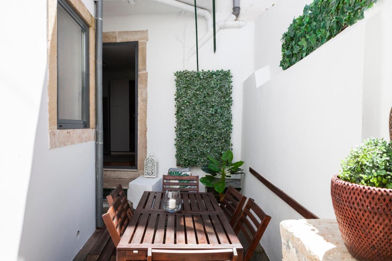 Alfama Terrace Apartment With Authentic XVIII Tiles And Historic Notes 3 Bedrooms & 2 Bathrooms Ac 리스본 외부 사진