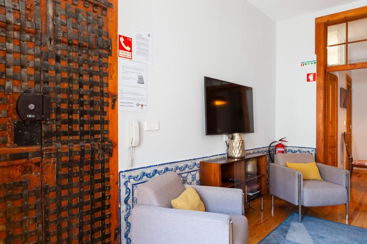 Alfama Terrace Apartment With Authentic XVIII Tiles And Historic Notes 3 Bedrooms & 2 Bathrooms Ac 리스본 외부 사진