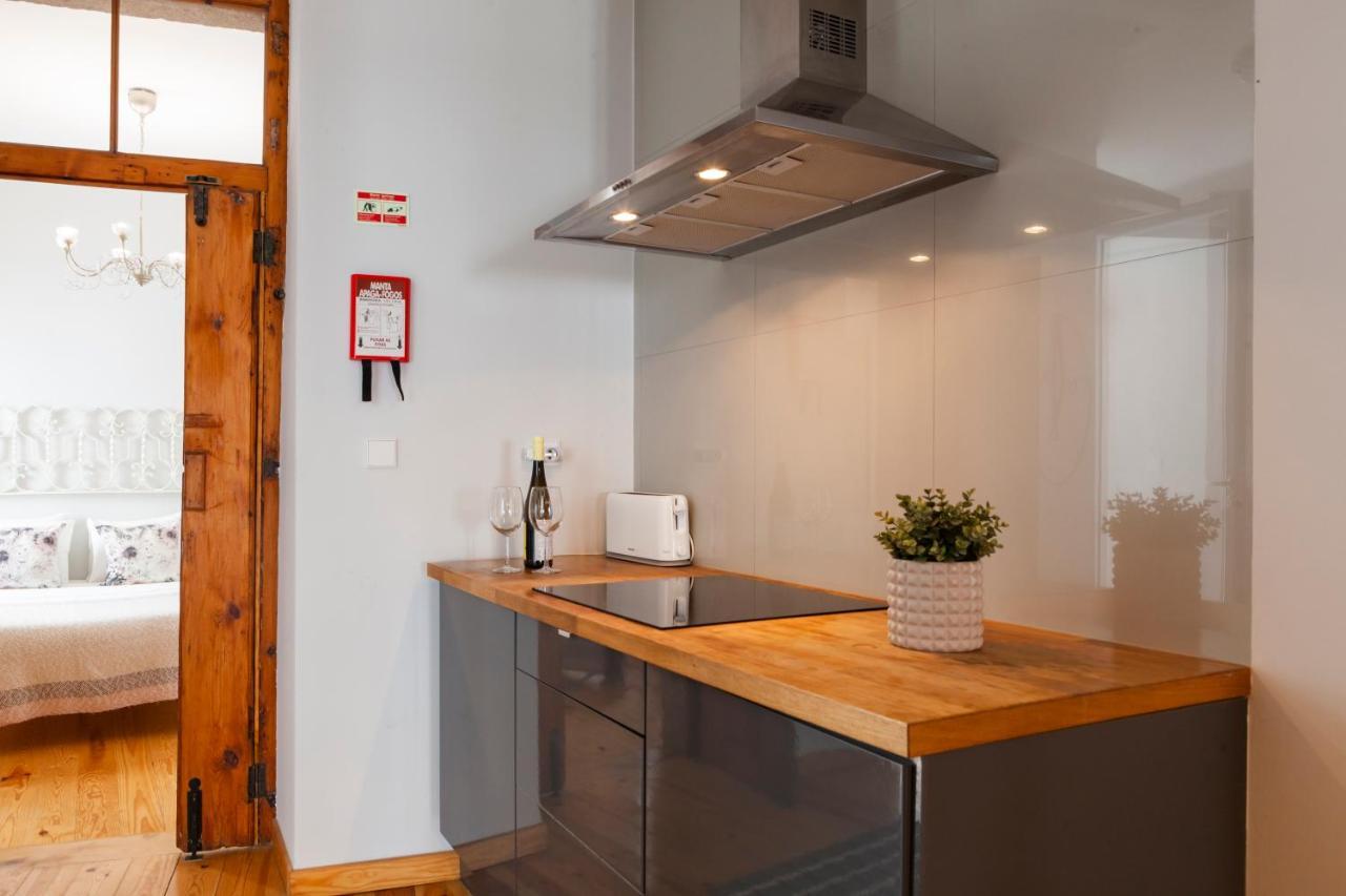 Alfama Terrace Apartment With Authentic XVIII Tiles And Historic Notes 3 Bedrooms & 2 Bathrooms Ac 리스본 외부 사진