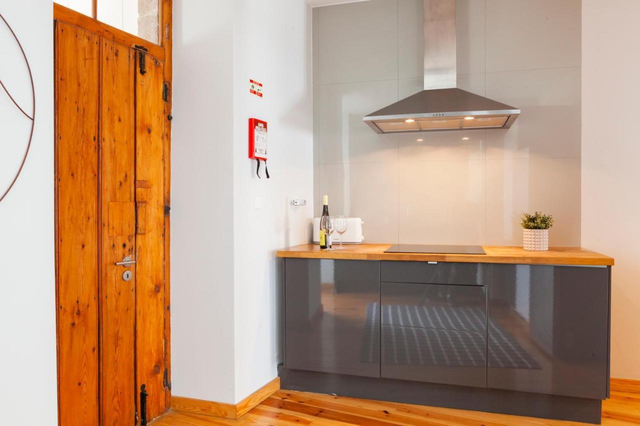 Alfama Terrace Apartment With Authentic XVIII Tiles And Historic Notes 3 Bedrooms & 2 Bathrooms Ac 리스본 외부 사진