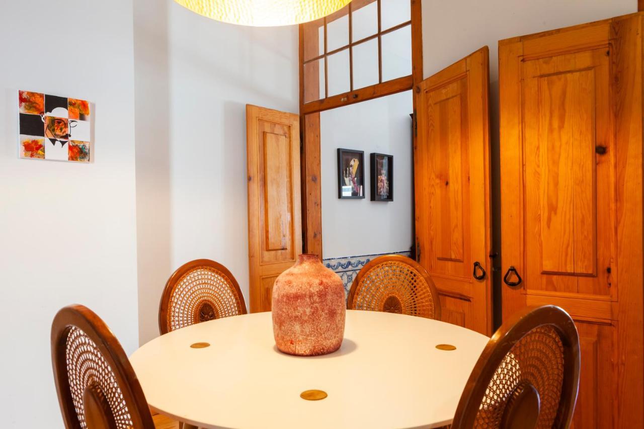 Alfama Terrace Apartment With Authentic XVIII Tiles And Historic Notes 3 Bedrooms & 2 Bathrooms Ac 리스본 외부 사진